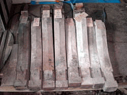 庇腕木：当初材