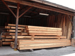 県産材スギ180×180自然乾燥